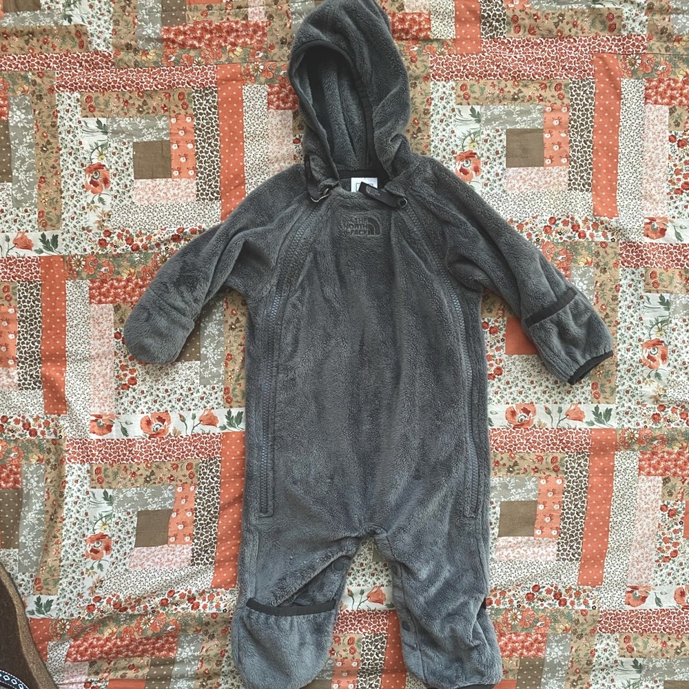 3-6 The North Face infant bunting
